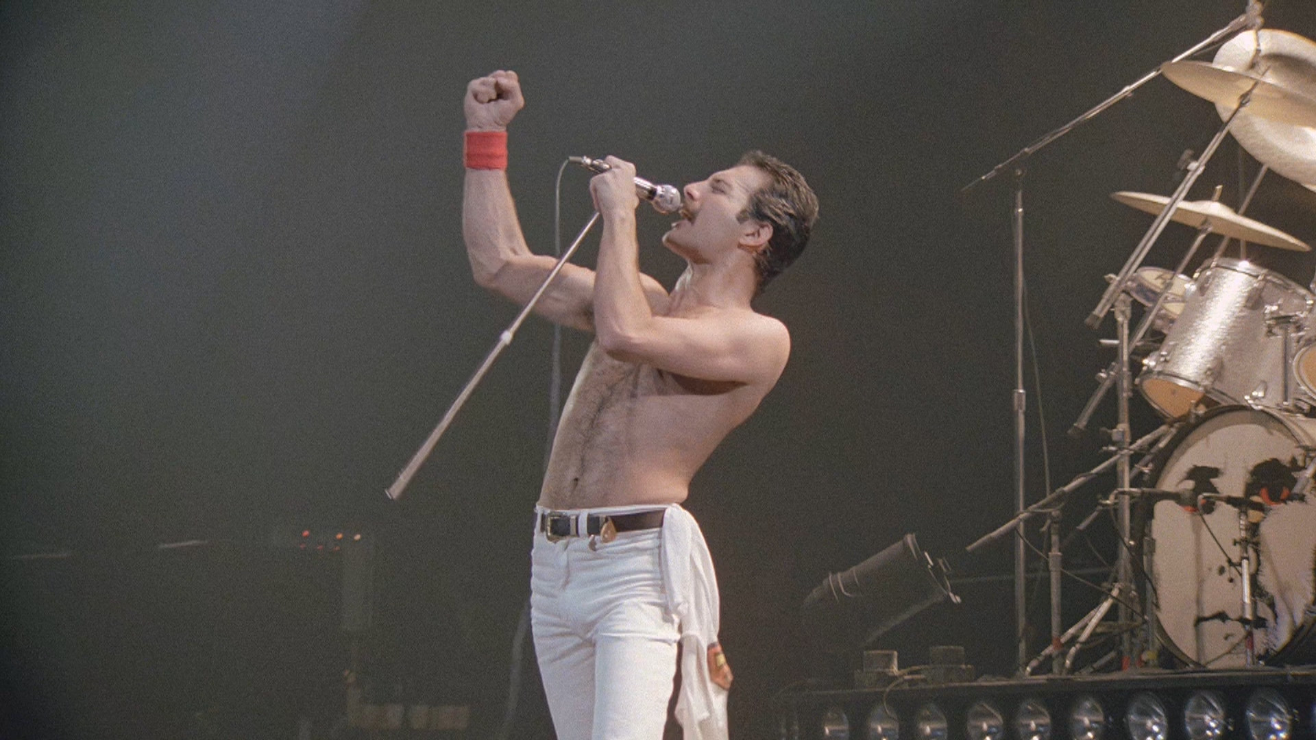 Куин ракью. Queen Rock Montreal Live Aid 2007. Queen: Rock Montreal & Live Aid. Queen - Rock Montreal & Live Aid (1981.2007) фото. Freddie Mercury we will Rock you.