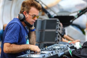 paul-oakenfold-ravejungle.jpg