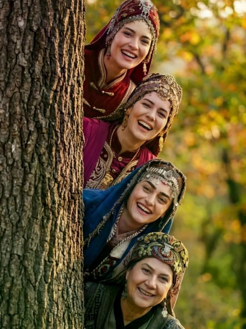 THE-MOTHERS-OF-OTTOMAN-EMPIRE-.jpg